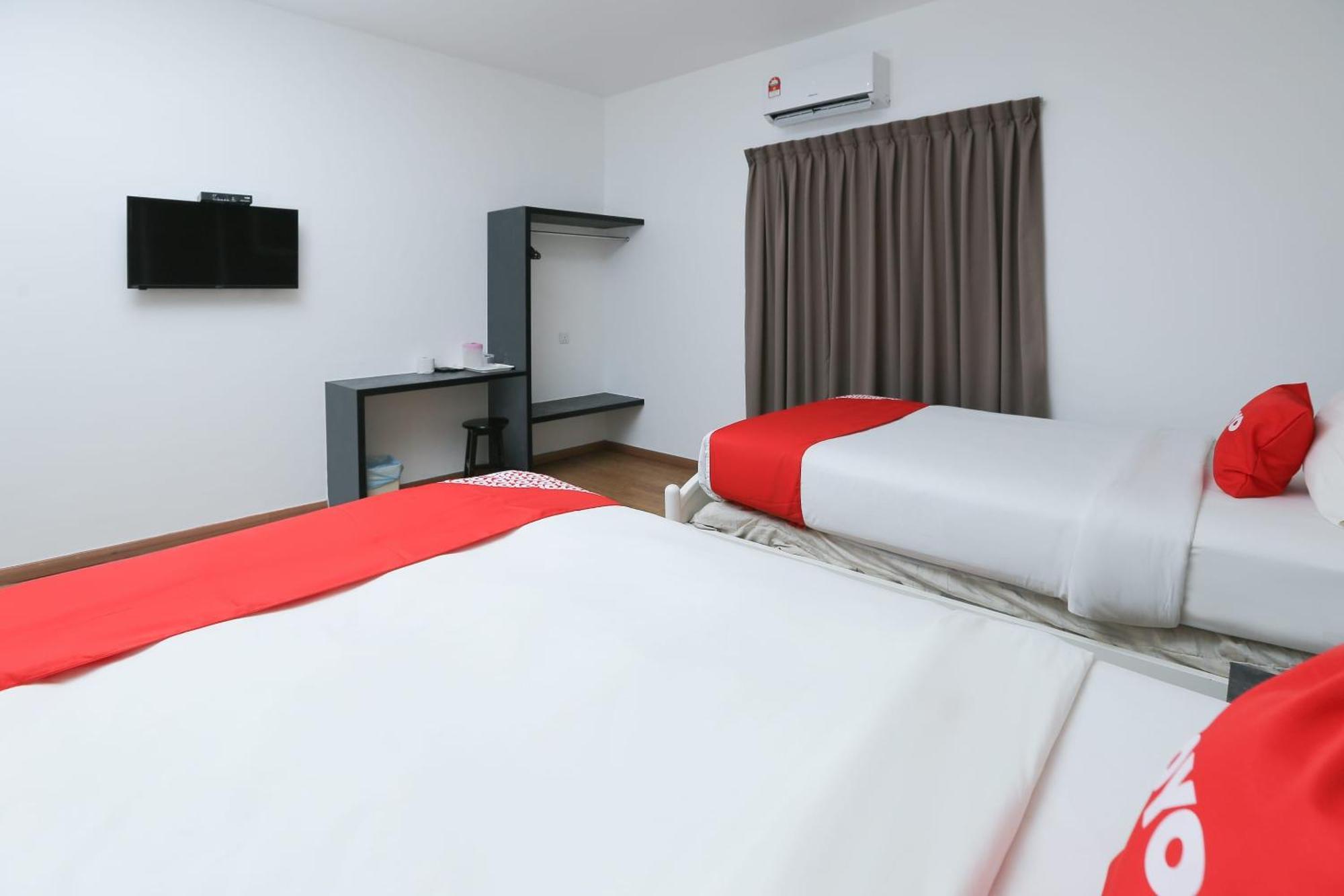Oyo 89915 East Mount Hotel Kukup Luaran gambar