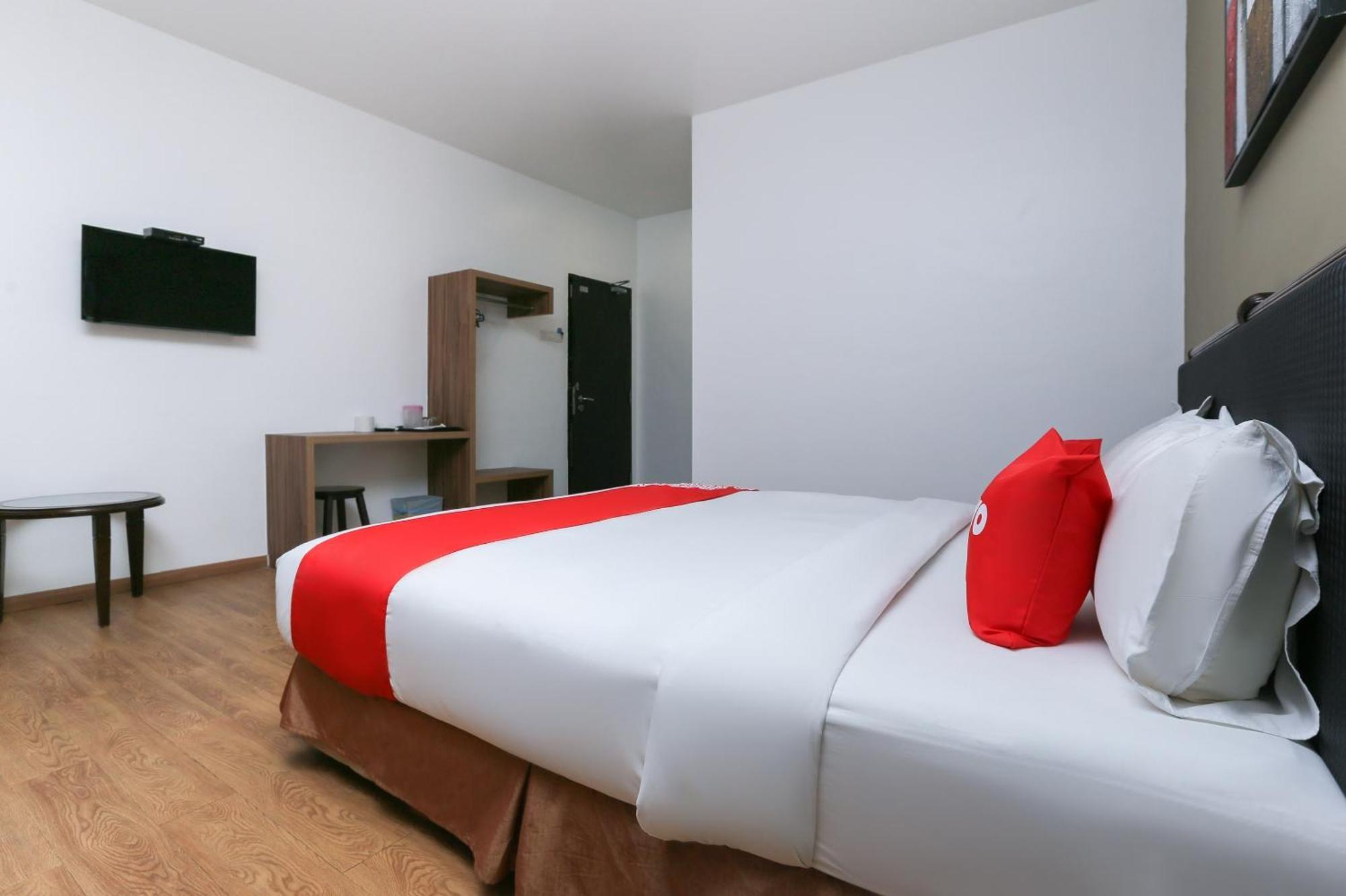 Oyo 89915 East Mount Hotel Kukup Luaran gambar