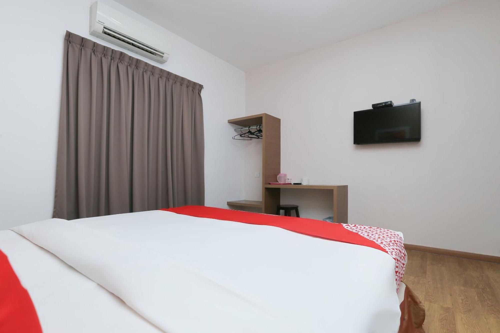 Oyo 89915 East Mount Hotel Kukup Luaran gambar