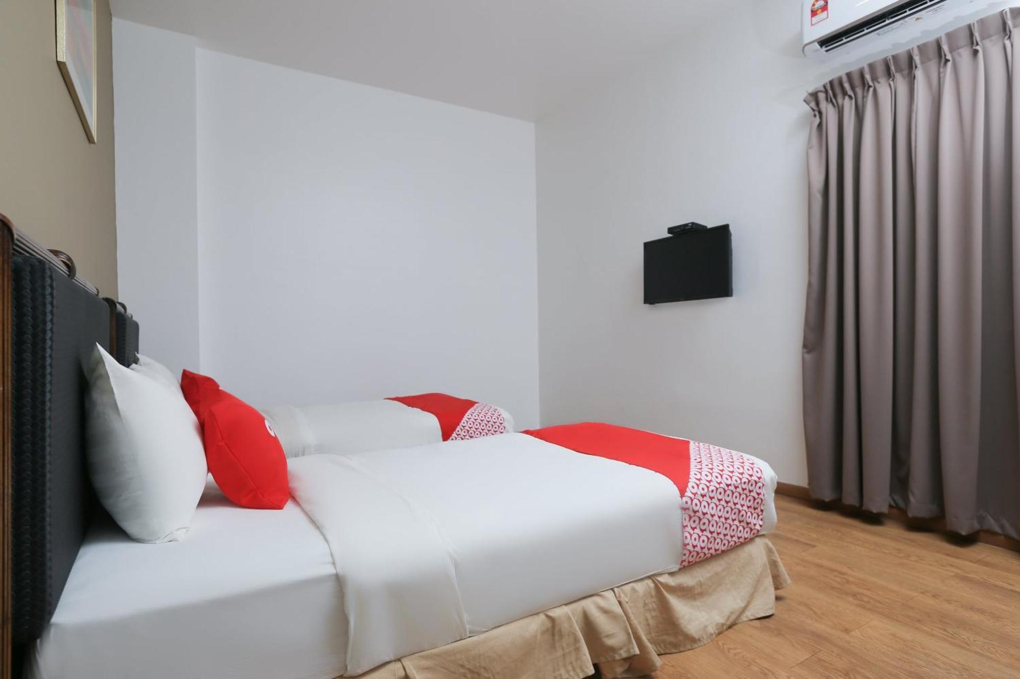 Oyo 89915 East Mount Hotel Kukup Luaran gambar