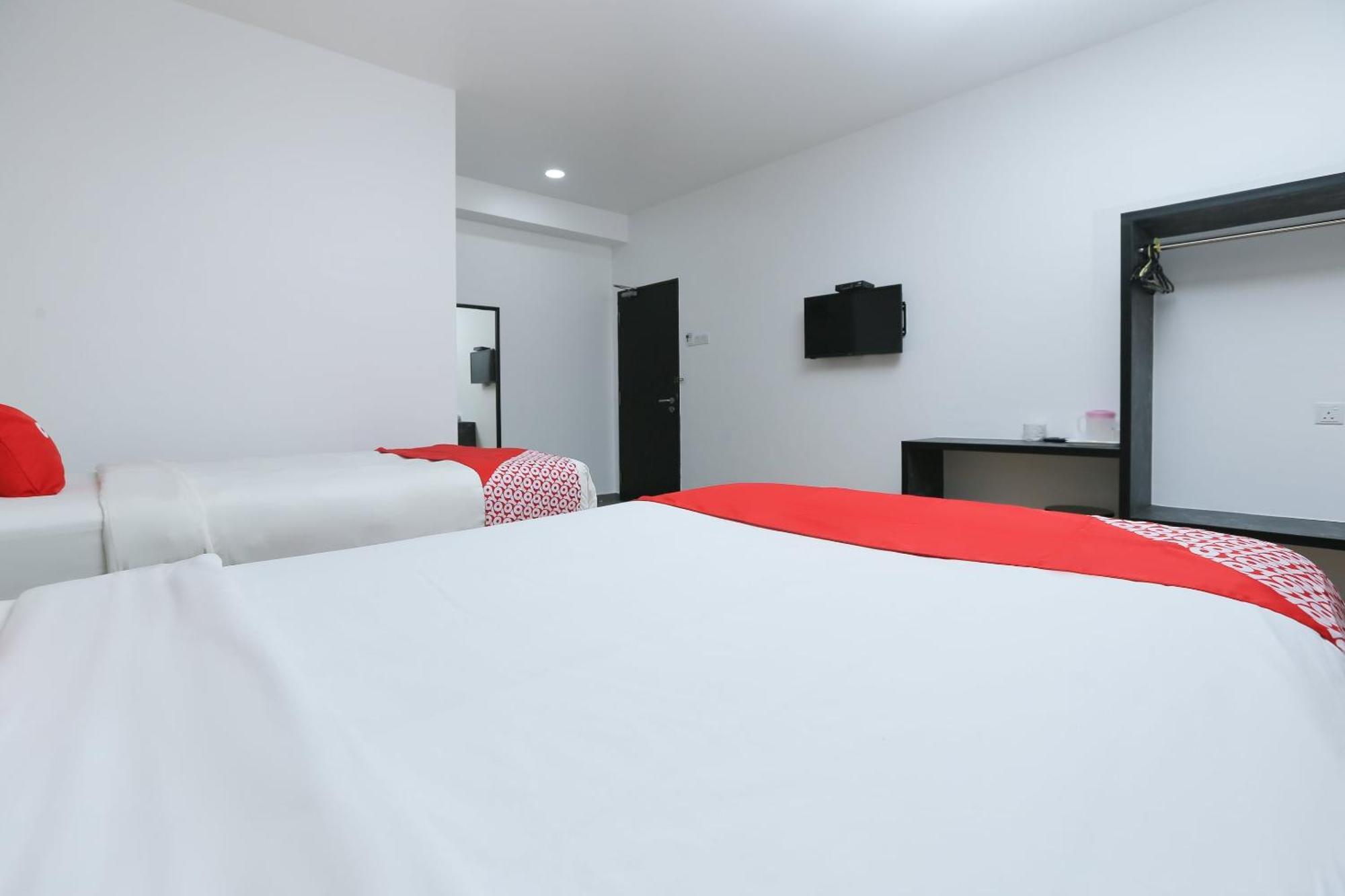 Oyo 89915 East Mount Hotel Kukup Luaran gambar